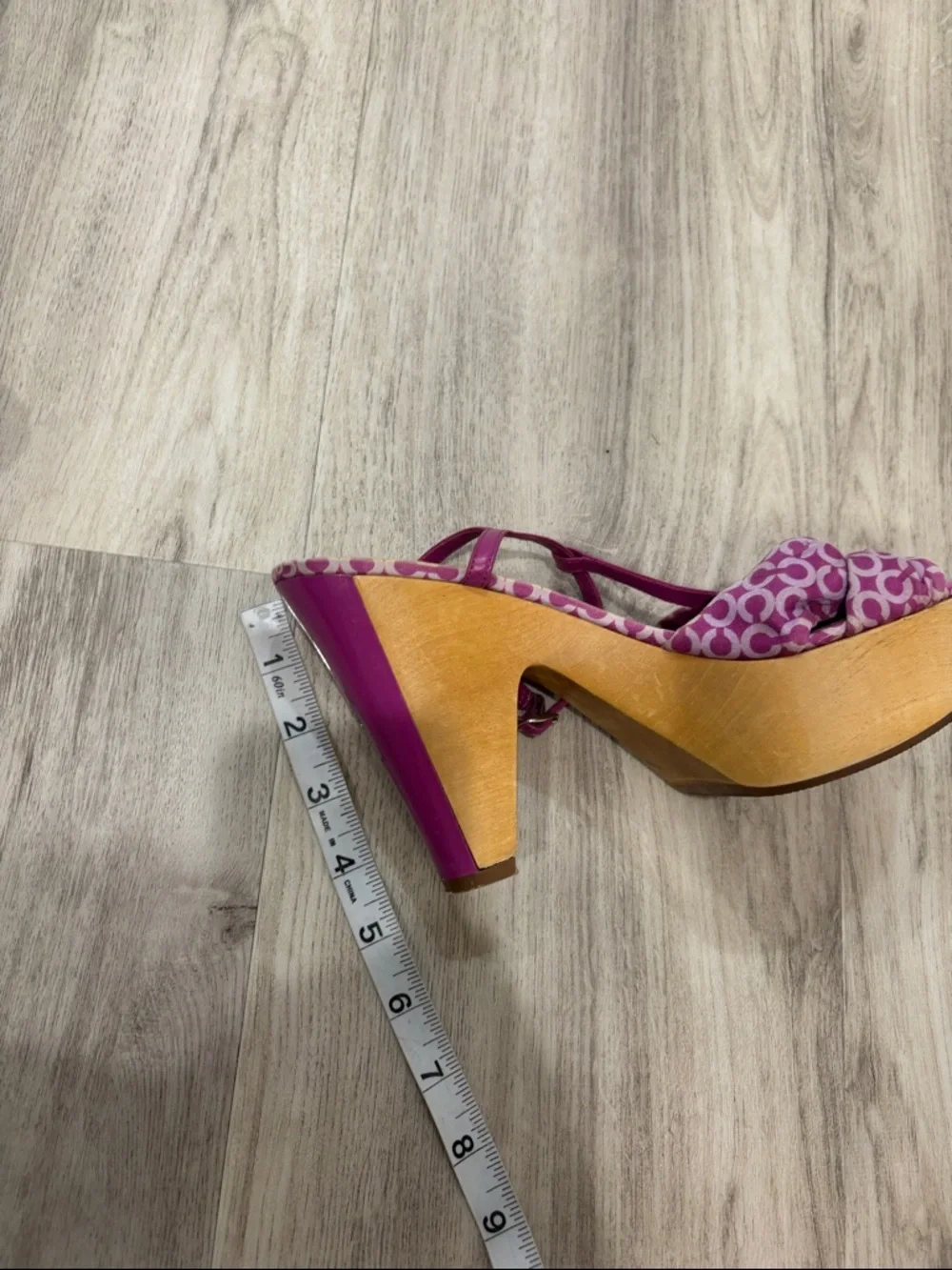 Coach Women’s Pink Patterned Platform Heeled Sandals size 8